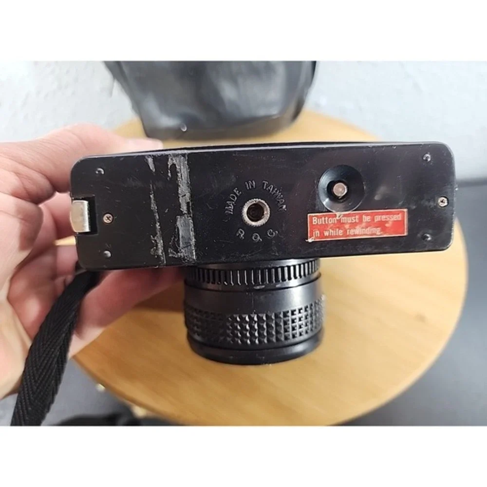 Vintage‎ Sports Illustrated 35mm Film Camera With Case Set 1:6 50mm- UNTESTED